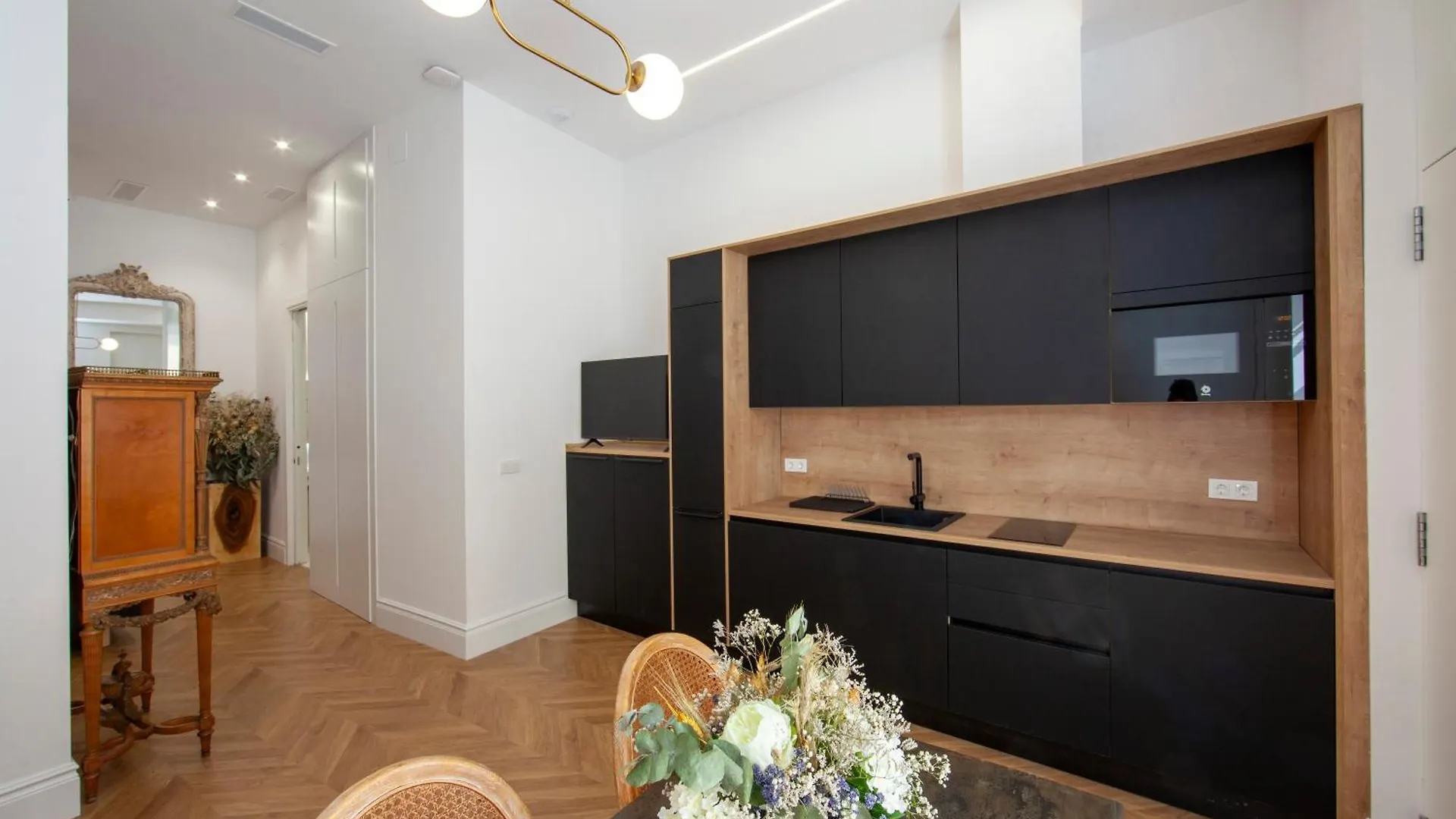 Pries Homes - Center Beach مالقة
