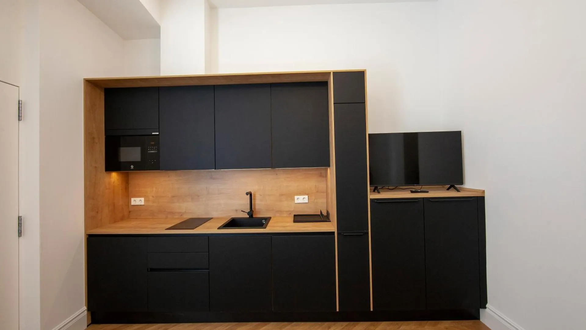 Pries Homes - Center Beach مالقة